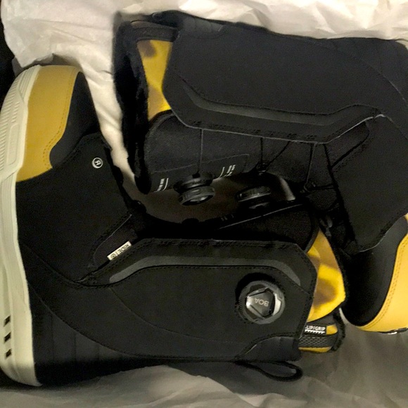 RIDE Other - RIDE Snowboard Boots Black Lasso Pro Wide Size 8.5 BRAND NEW W BOX